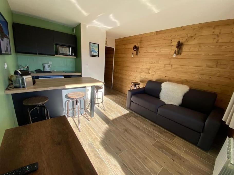 Huez Au Pied Des Pistes Avec Parking Entierement Renove 아파트 외부 사진