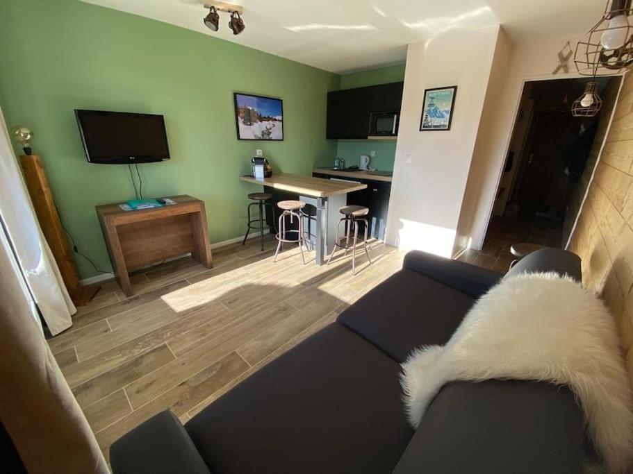 Huez Au Pied Des Pistes Avec Parking Entierement Renove 아파트 외부 사진